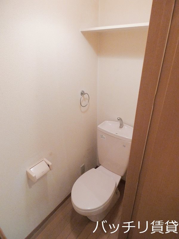 トイレ　※写真は同型タイプの為現状を優先いたします