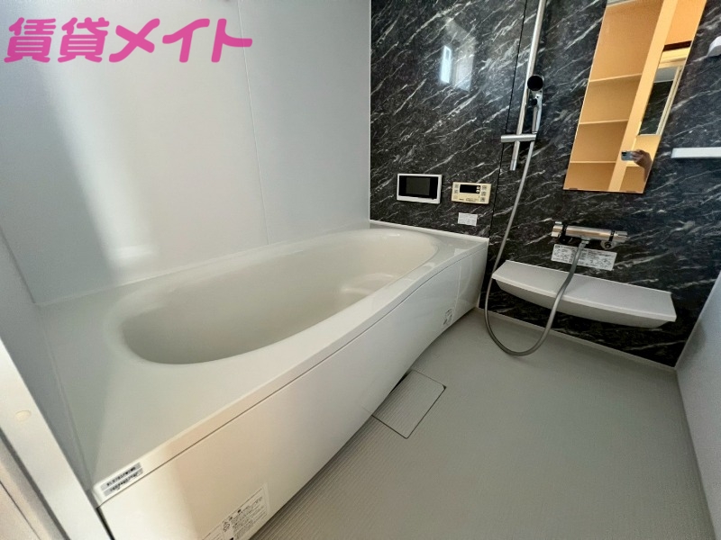 バス・シャワールーム　同物件別部屋写真