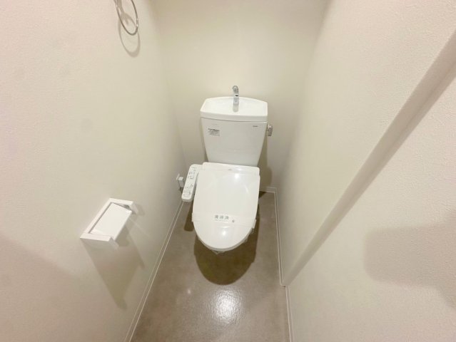 トイレ　綺麗なトイレにはウォシュレット標準装備です。