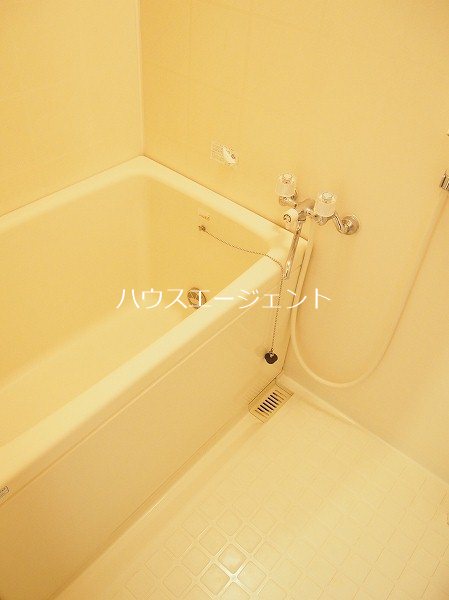 バス・シャワールーム　バストイレ別です。※参考画像