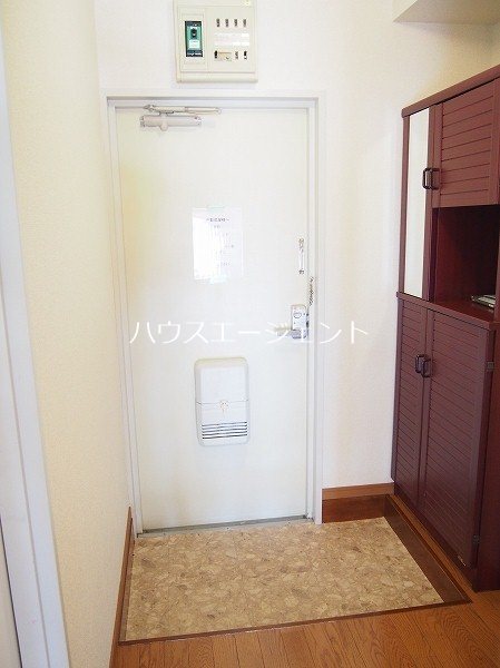 玄関　玄関です。※参考画像