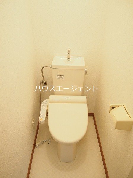トイレ　清潔感のあるトイレ。※参考画像