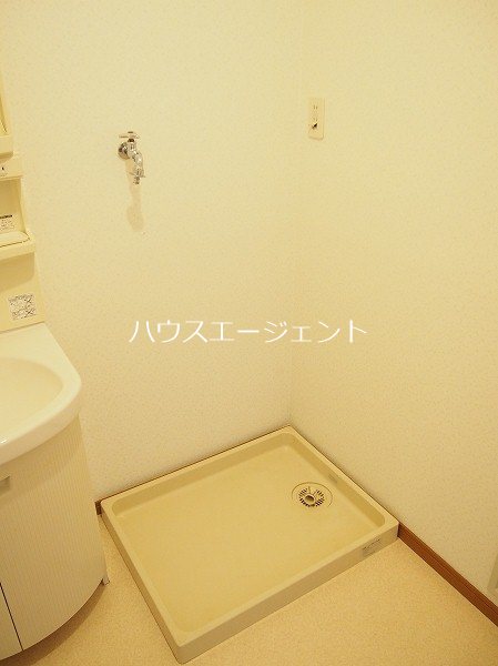 その他設備　室内洗濯機置き場です。※参考画像