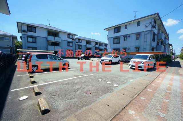 駐車場　駐車場に車を止められます