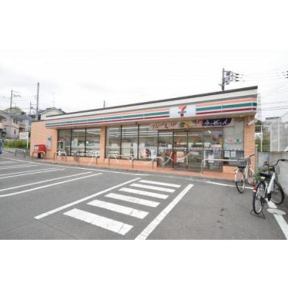コンビニ　セブンイレブン横浜戸塚吉田町店（コンビニ）まで249m