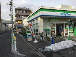 コンビニ　ファミリーマート 板橋舟渡二丁目店（コンビニ）まで851m