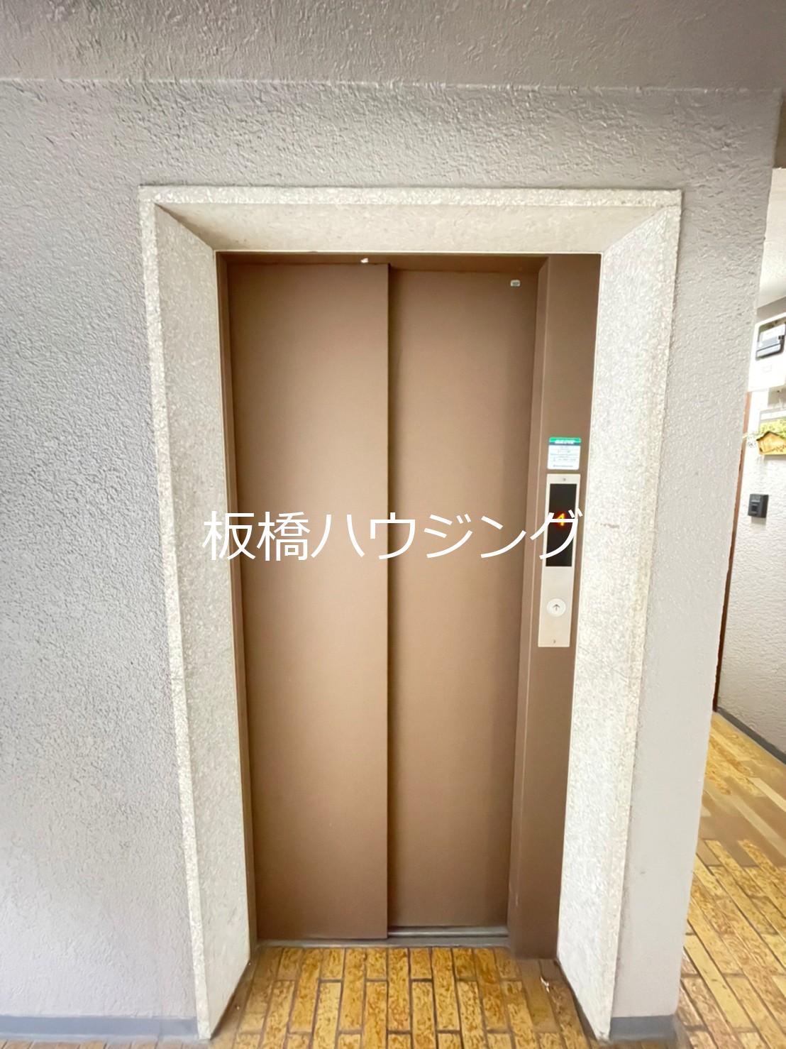 ロビー