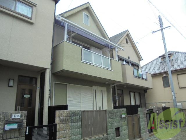 建物外観　閑静な住宅街の戸建。