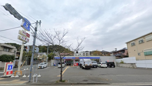 コンビニ　ローソン 神戸若木町三丁目店（コンビニ）まで814m