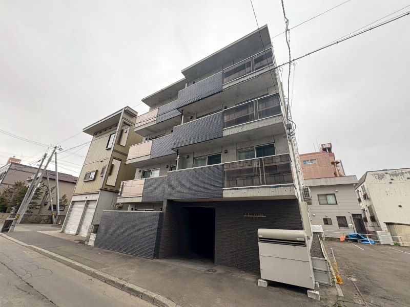 建物外観　札幌市中央区南２２条「エルプレシア南２２条」