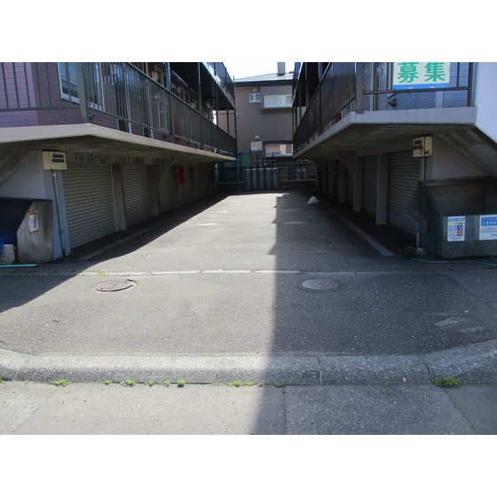 駐車場　駐車場