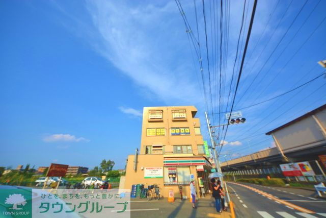 コンビニ　セブンイレブン（コンビニ）まで680m
