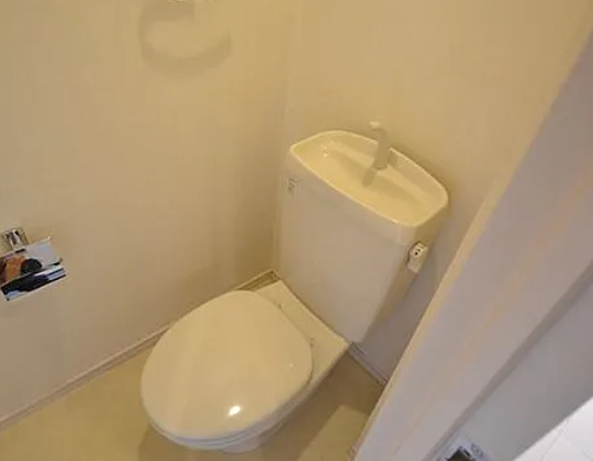 トイレ　別部屋の画像を使用しております。