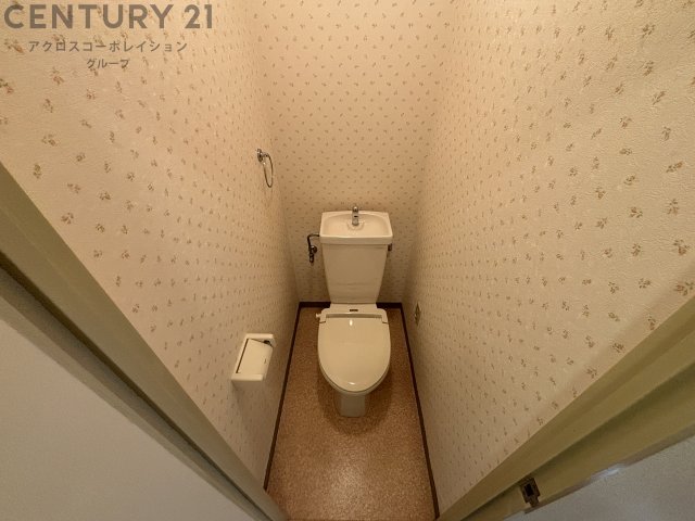 トイレ　温水洗浄便座付きのトイレです♪