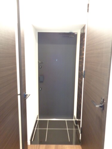 玄関　玄関　※2019年1月撮影