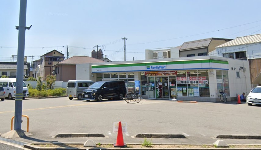 コンビニ　ファミリーマート 尾浜町三丁目店（コンビニ）まで192m