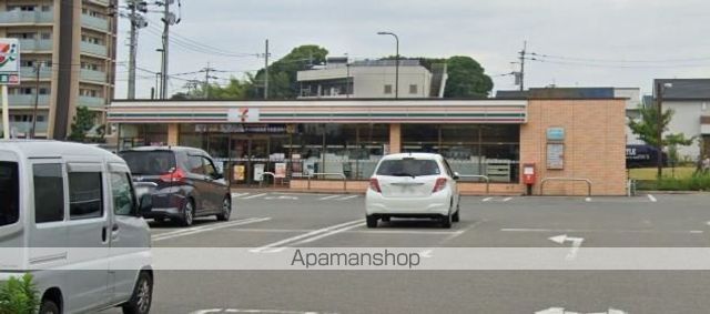 コンビニ　セブンイレブン（コンビニ）まで802m