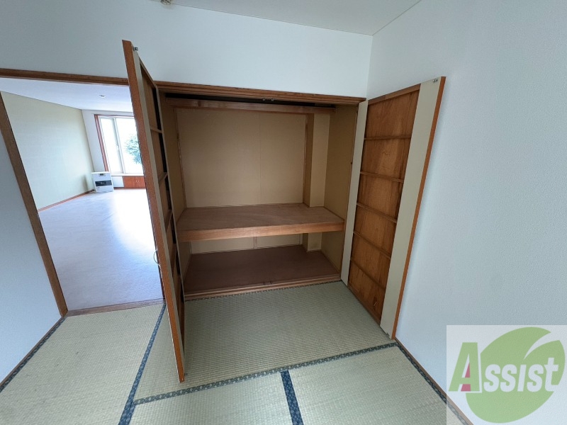 収納　寝室の収納です。部屋がすっきり片付きます。