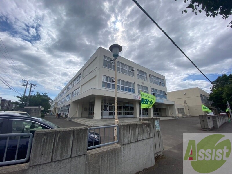 小学校　札幌市立光陽小学校（小学校）まで909m