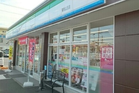 コンビニ　ファミリーマート（コンビニ）まで610m