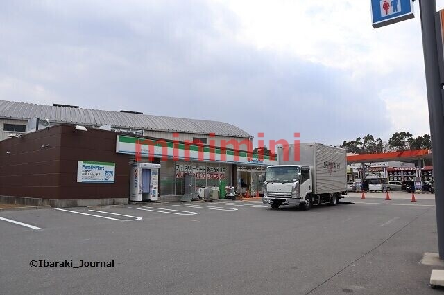 コンビニ　ファミリーマート茨木西河原店（コンビニ）まで193m