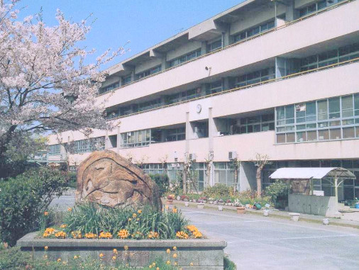 中学校　守口市大久保中学校（中学校）まで553m