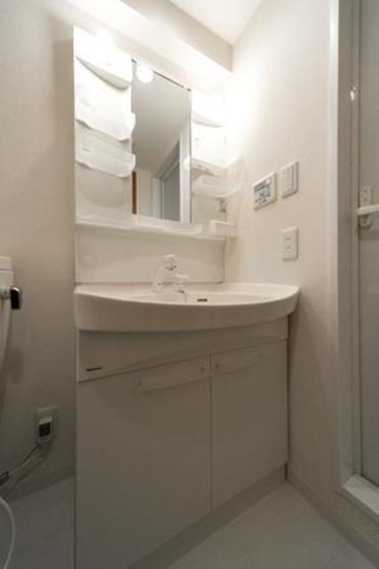 洗面設備　※写真は同タイプ住戸です。