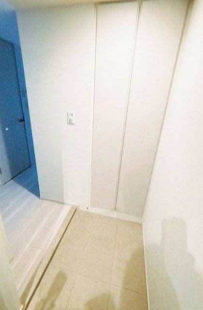 玄関　別部屋同仕様タイプ
