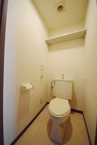 トイレ　コンパクトで使いやすいトイレです