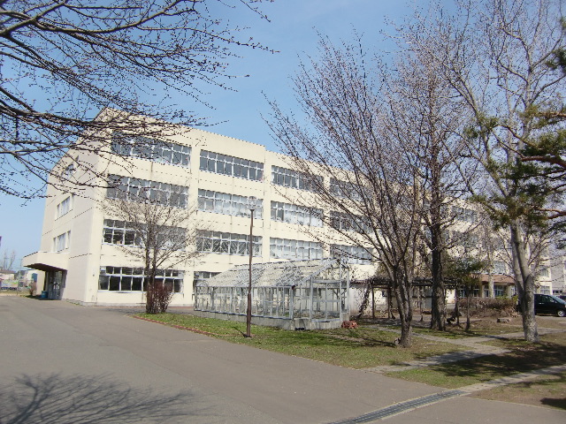 中学校　札幌市立東栄中学校（中学校）まで1089m