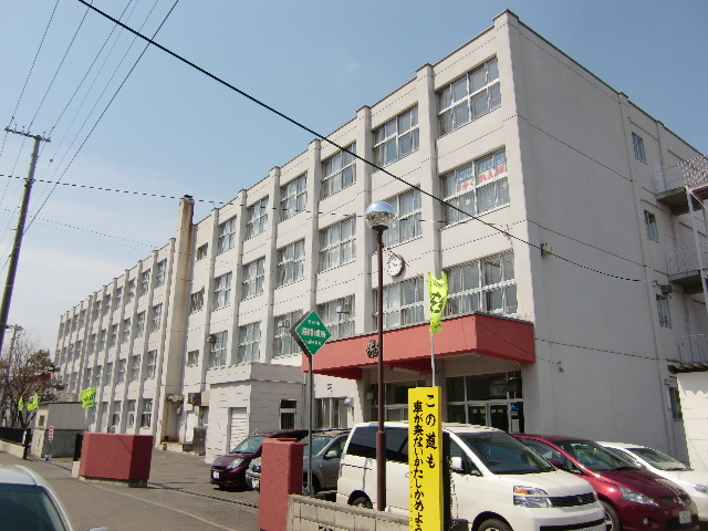 小学校　札幌市立札幌小学校（小学校）まで298m