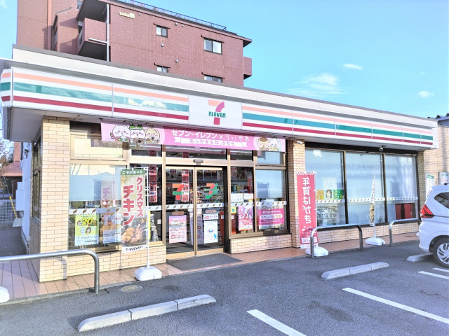 コンビニ　セブン－イレブン　市川堀之内店（コンビニ）まで550m
