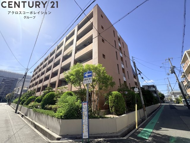 建物外観　オートロック付で外部から簡単に出入りが出来ない為安心です