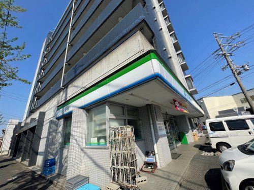コンビニ　ファミリーマート 今池南店（コンビニ）まで210m