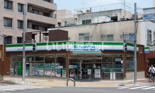 コンビニ　ファミリーマート（コンビニ）まで251m