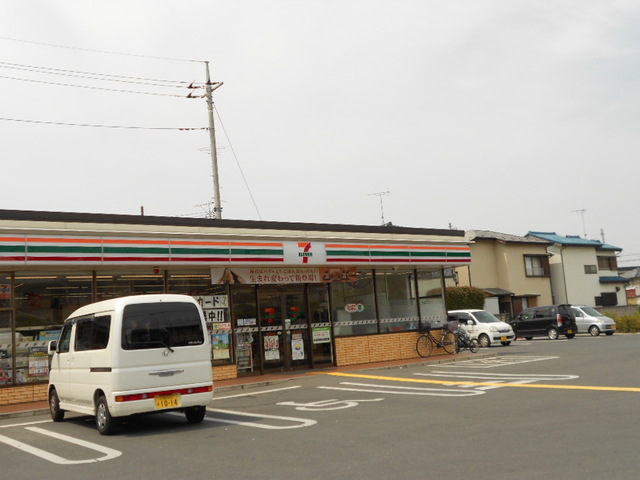 コンビニ　セブンイレブン東松山幸町店（コンビニ）まで961m