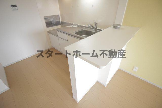 キッチン　コンパクトなキッチンで掃除もラクラク