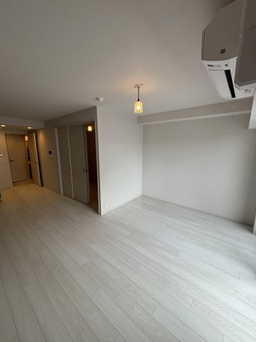 居室・リビング　※別部屋の参考写真です。