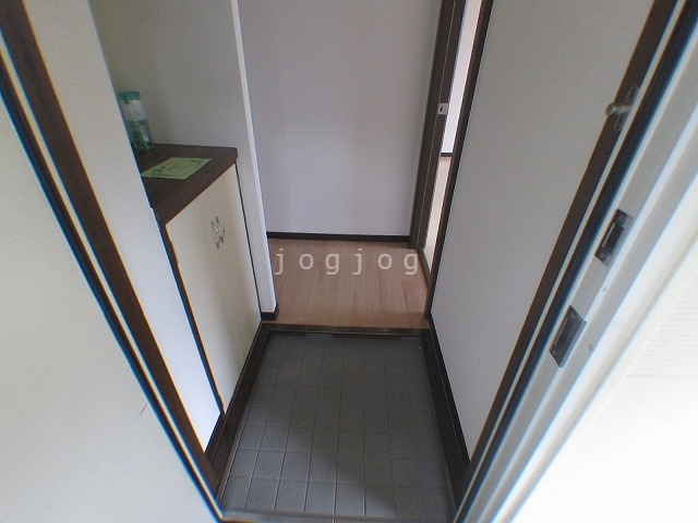 玄関　ゆったりとした玄関です。