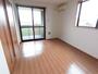 居室・リビング　※角部屋の写真です