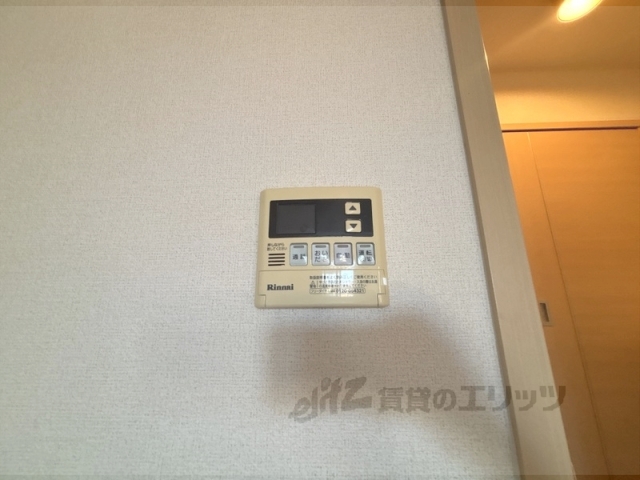 その他設備　給湯器リモコン