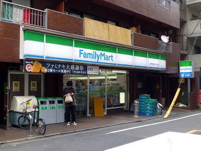 コンビニ　ファミリーマート目黒青葉台三丁目店（コンビニ）まで107m