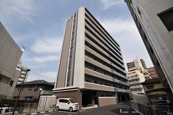 エントランス　外観＆屋外駐車場