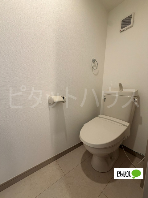 トイレ　温水洗浄便座