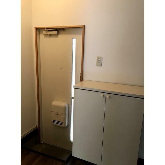 玄関　同タイプ・別部屋画像