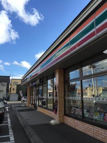 コンビニ　セブンイレブン札幌厚別西4条店（コンビニ）まで374m