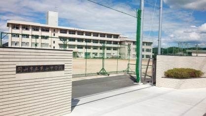 中学校　岡山市立東山中学校（中学校）まで1216m
