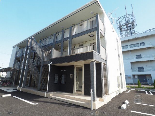 建物外観　BLESS三郷　B棟のご紹介はアソシエ住まいの窓口へ。