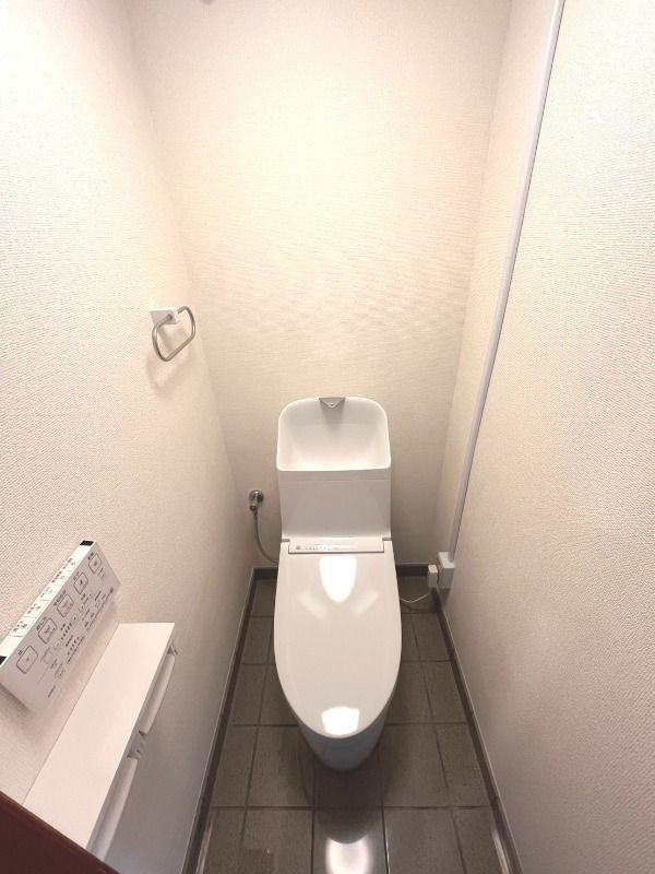トイレ　落ち着いたトイレです