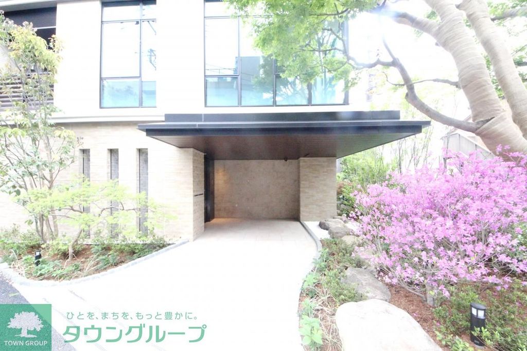 エントランス　お部屋探しはタウンハウジングへ♪